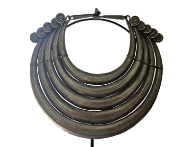 Bijou ethnique de la minorité Miao Cercle de vie