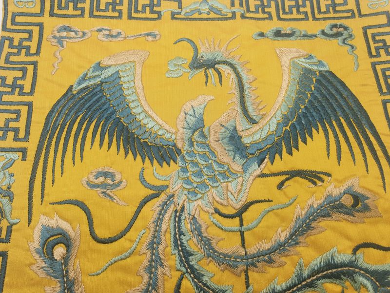 Bordado Chino - Cuadrado Ancestro - Emblema - Oro - ave del paraíso 2