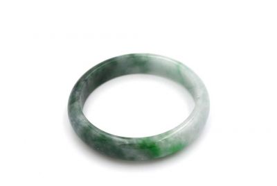 Bracelet en Jade - Jonc catégorie B 5 8cm - Vert et Blanc Bracelet en Jade - Jonc catégorie B 5 8cm - Vert et Blanc