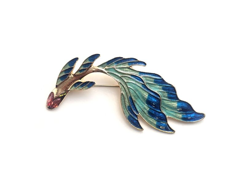 Cliquez sur la vignette pour agrandir et survolez la photo pour zoomer Broche chinoise porte-bonheur – Poisson céleste aux nageoires bleutées 2