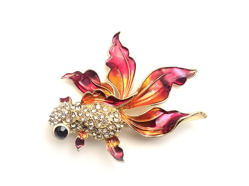 Cliquez sur la vignette pour agrandir et survolez la photo pour zoomer Broche chinoise porte-bonheur – Poisson doré aux nageoires rouges 3