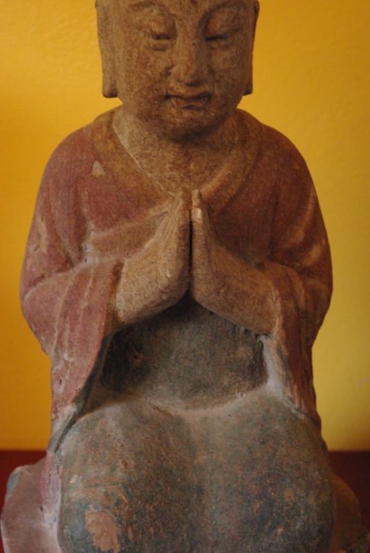 Buddhistischer Mönch auf einer Lotusblüte 3