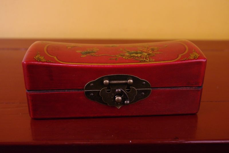 Caja China de Madera rojo Mariposas 2