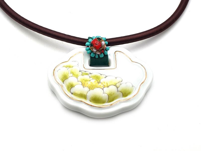 Ceramic Necklace Flower of Japan Green 1