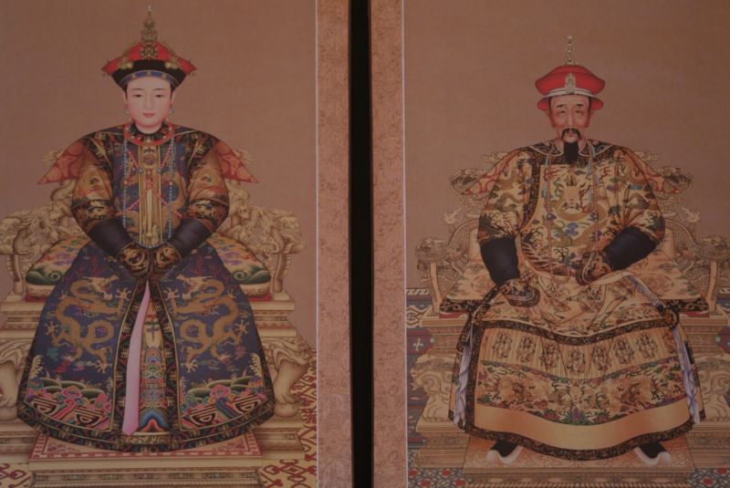 Click thumbnail to enlarge and hover over the picture to zoom Chinese ancestor couple KangXi emperor 1