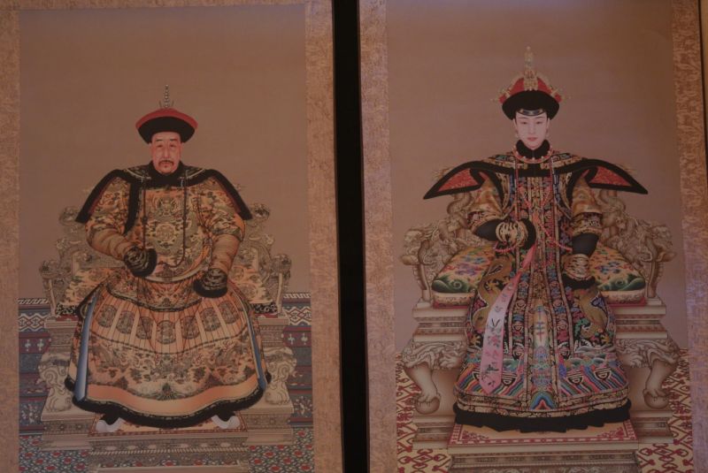 Large Chinese ancestor couple Nurhaci emperor 1