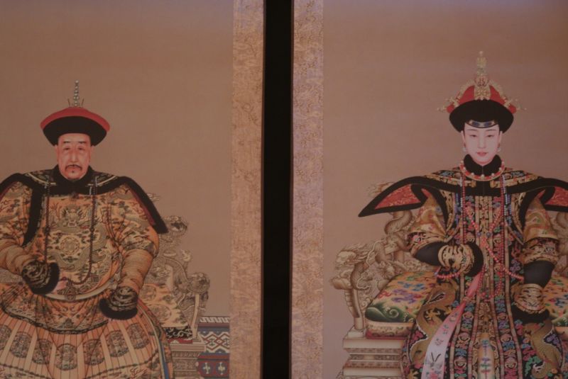 Large Chinese ancestor couple Nurhaci emperor 3