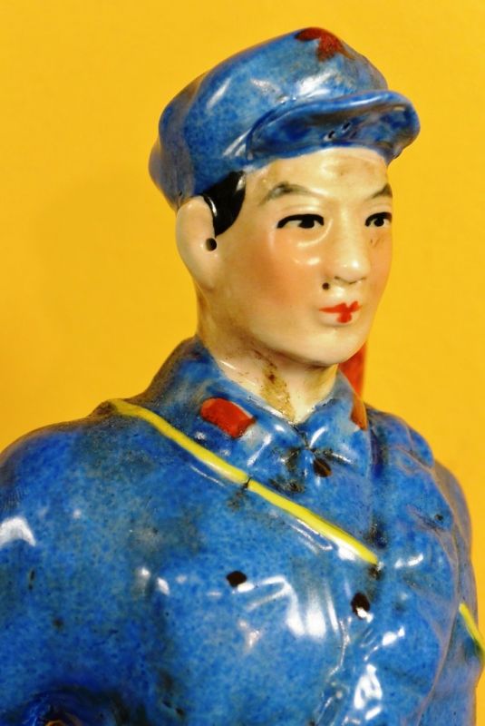 Chinese bisque statue Soldier Red Revolution 3