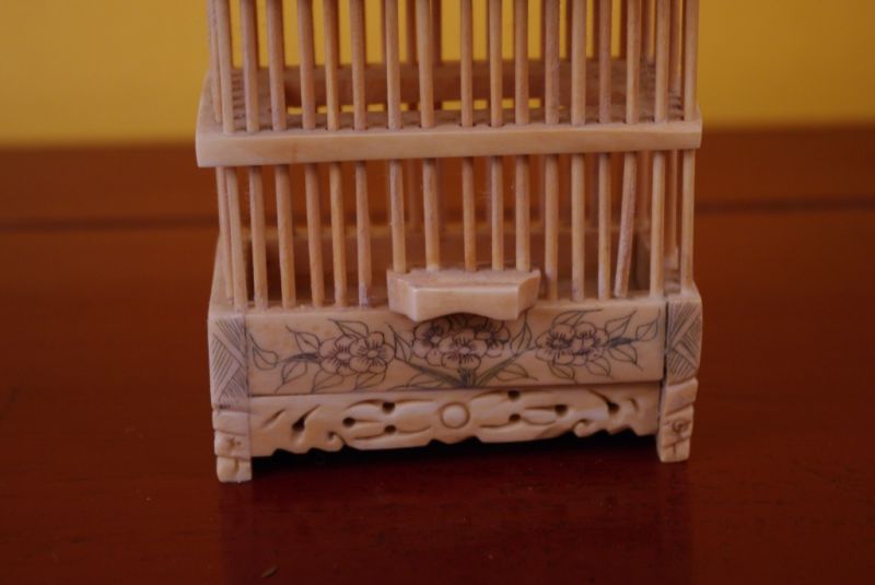 Chinese bone crickets cage with small dragons 4