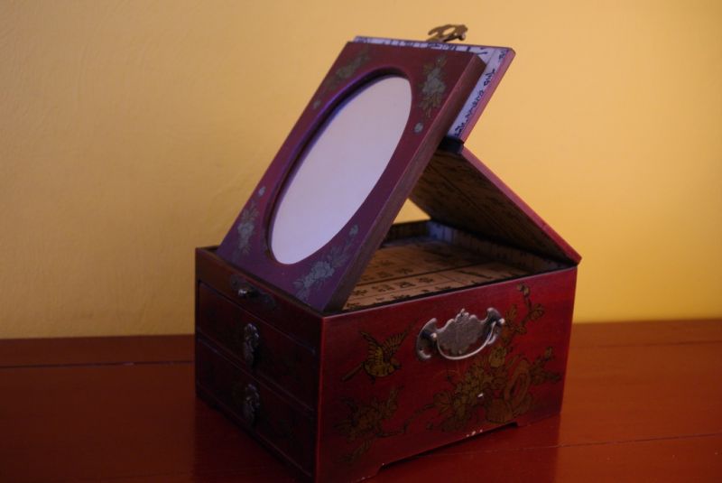 Click thumbnail to enlarge and hover over the picture to zoom Chinese Box Dragon and Phoenix Red 3