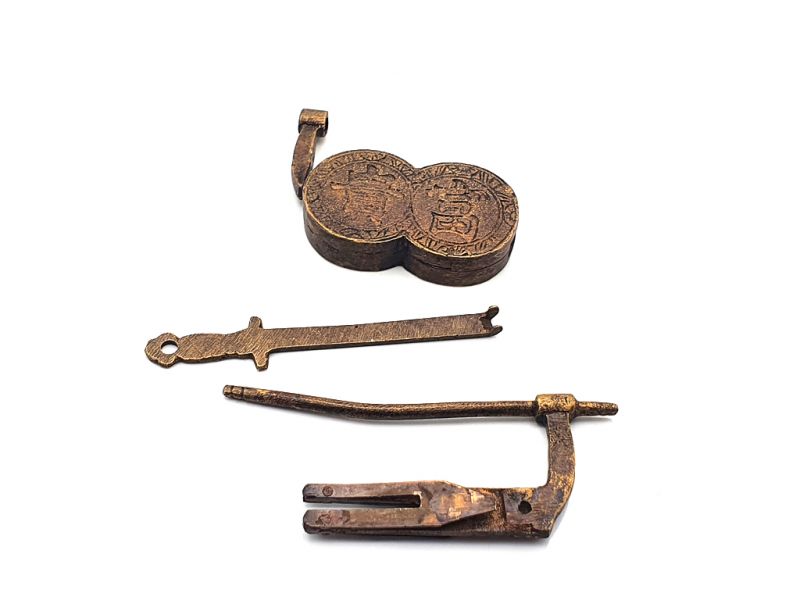 Chinese Brass padlock of Double Coins 3