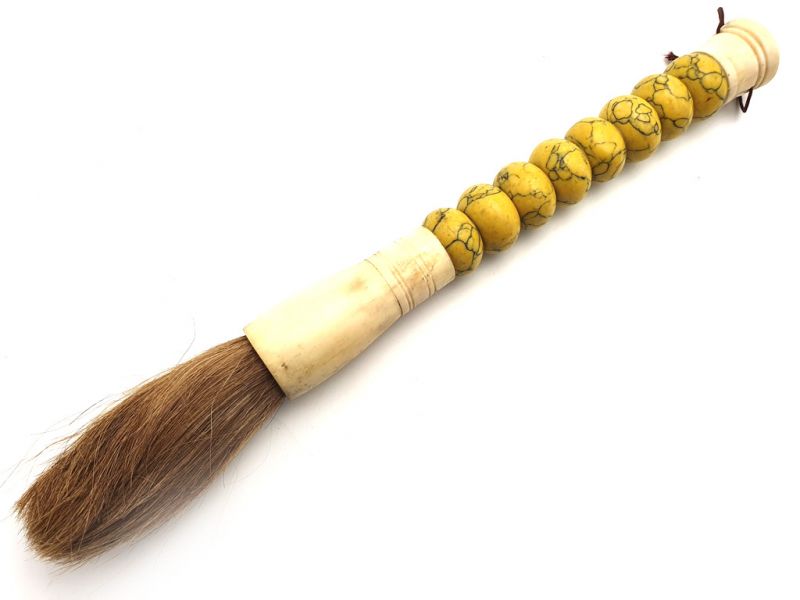 Chinese Brush in Stone Round Yellow 1