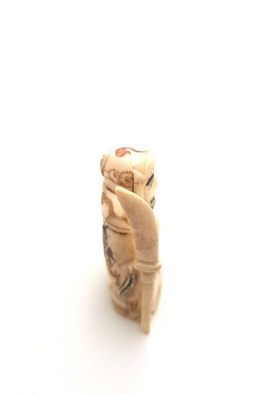 Chinese Buffalo Bones Netsuke - Japanischer Wächter 2