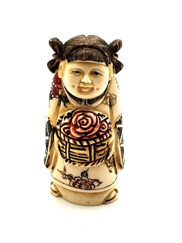 Chinese Buffalo Bones Netsuke - The geisha and the basket of flowers 1