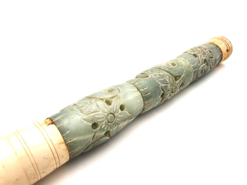 Chinese Calligraphy Brush in Stone Jade carved 3