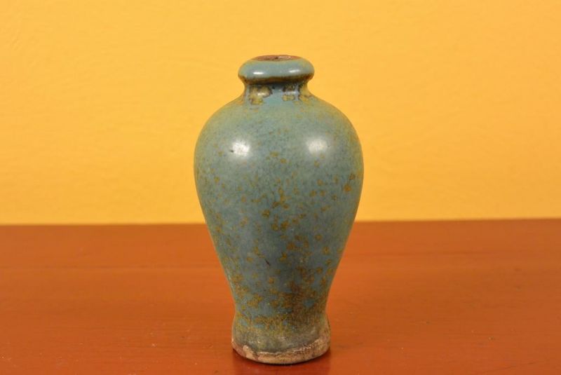 Chinese Ceramics - Small Vase 1 1