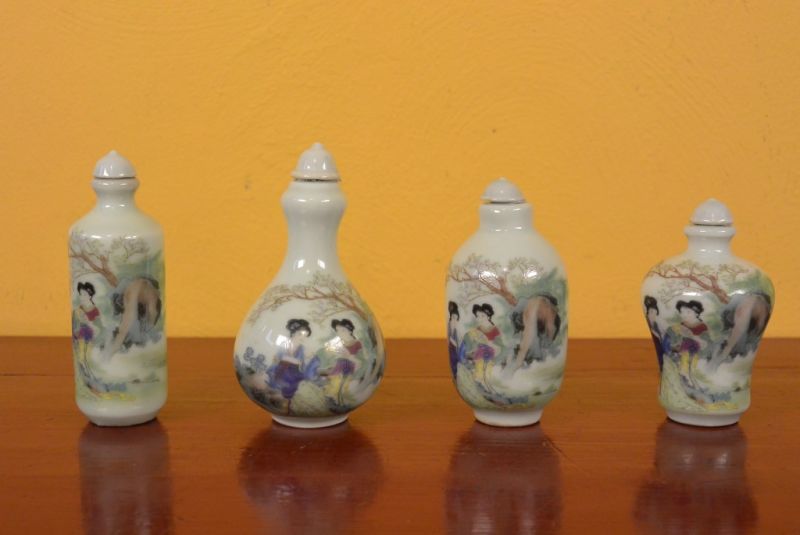 Chinese Chinese SnuffBottles Lot Court lady 1 2