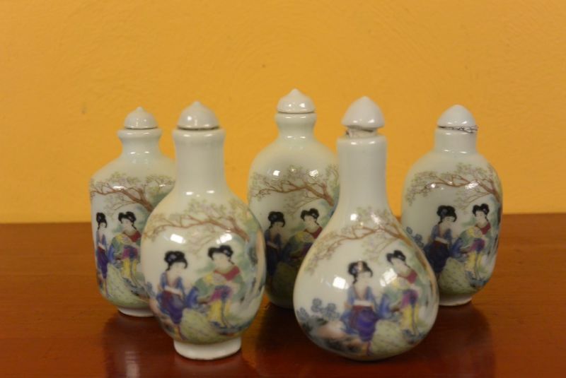 Chinese Chinese SnuffBottles Lot Court lady 2 5