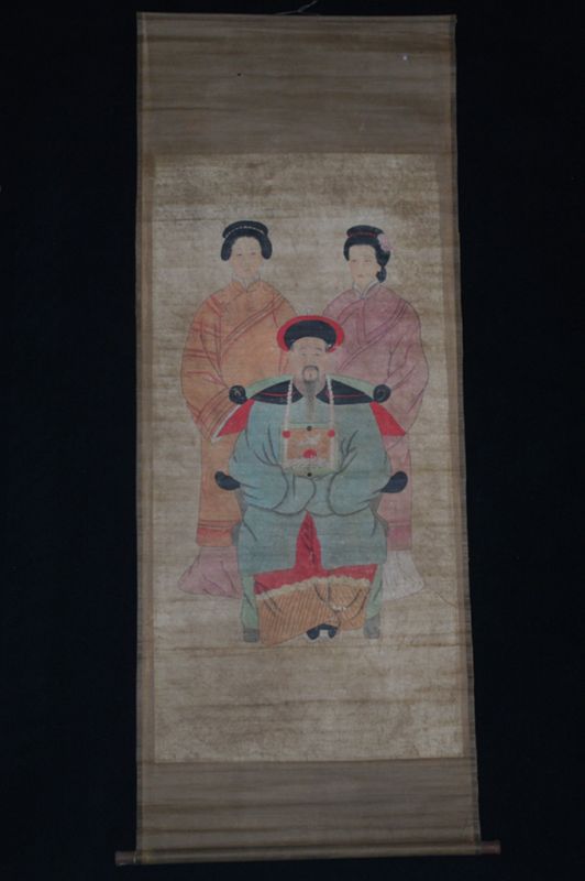 Chinese Dignitaries Family - Painting on Paper - Mid 20th Century - 3 Characters 1