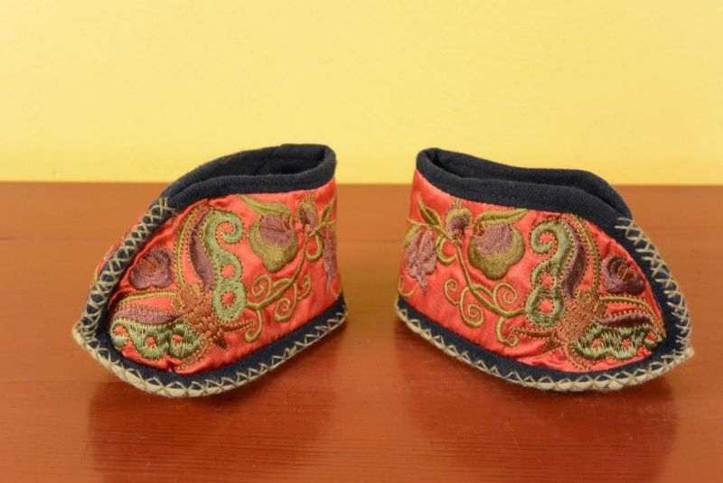 Chinese Embroidery - Miao Baby Slippers - Red and golden 1