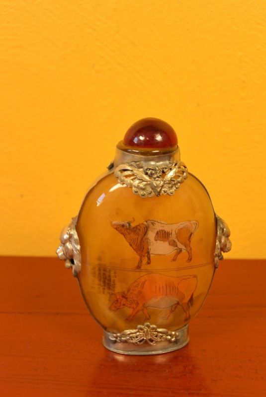 Chinese Glass Snuff Bottle - Buffaloes 2