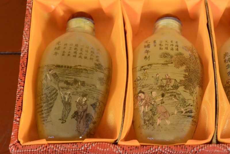 Chinese Glass SnuffBottles Lot - Chinese countryside 3
