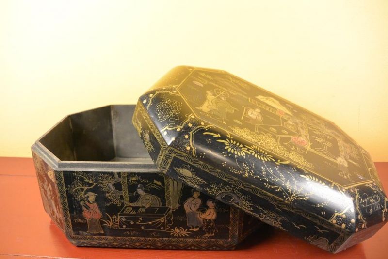 Chinese lacquer box - Black and gold 4 5