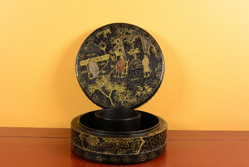 Chinese lacquer box - Black and gold 3