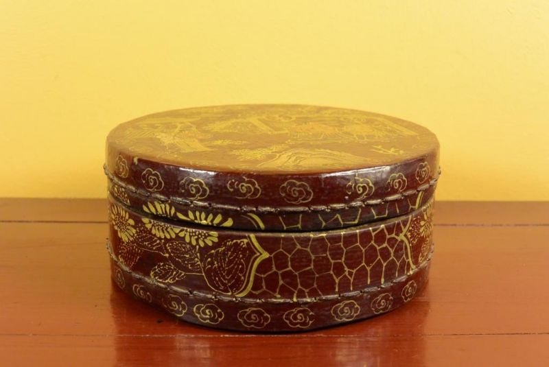 Chinese lacquer box - Red and gold 2