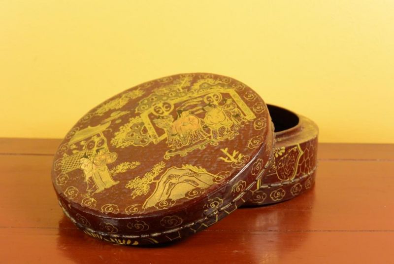Chinese lacquer box - Red and gold 4