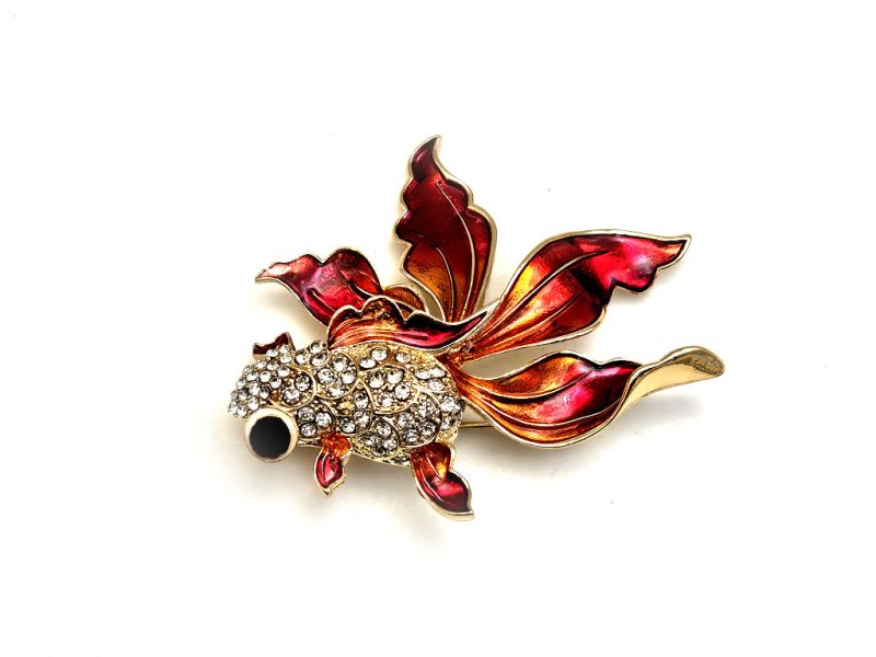 Chinese lucky brooch – Golden fish with red fins 1
