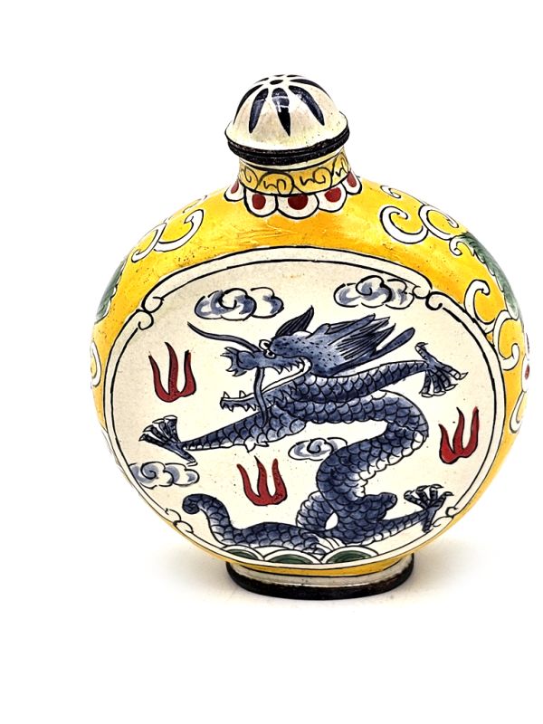 Chinese metal snuff bottles - The big dragon 2