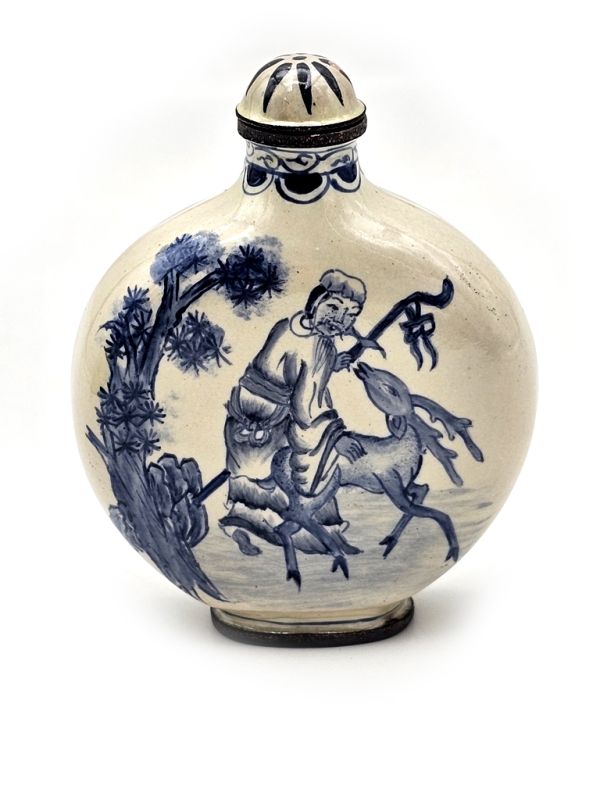 Chinese metal snuff bottles - The woman and the child / The peasant and the deer 2