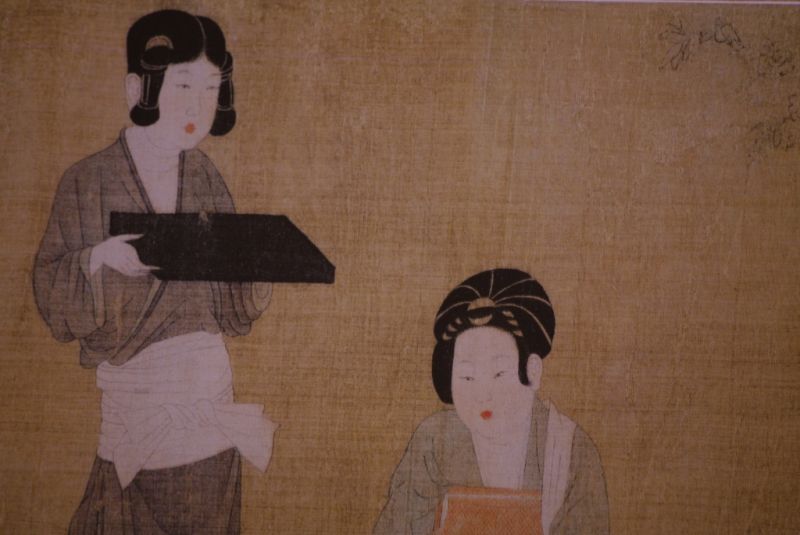 Chinese Painting Zhou Fang Court Ladies Tuning the Lute 4