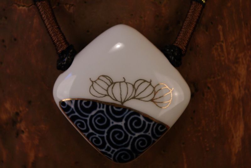 Chinese porcelain Necklace 2
