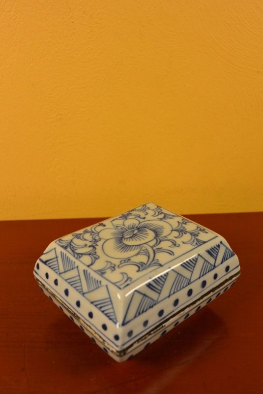 Chinese Porcelain Potiche box 1
