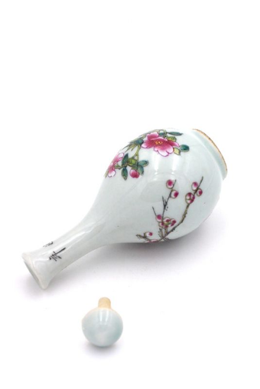 Chinese Porcelain Snuff Bottle Crane 3 5