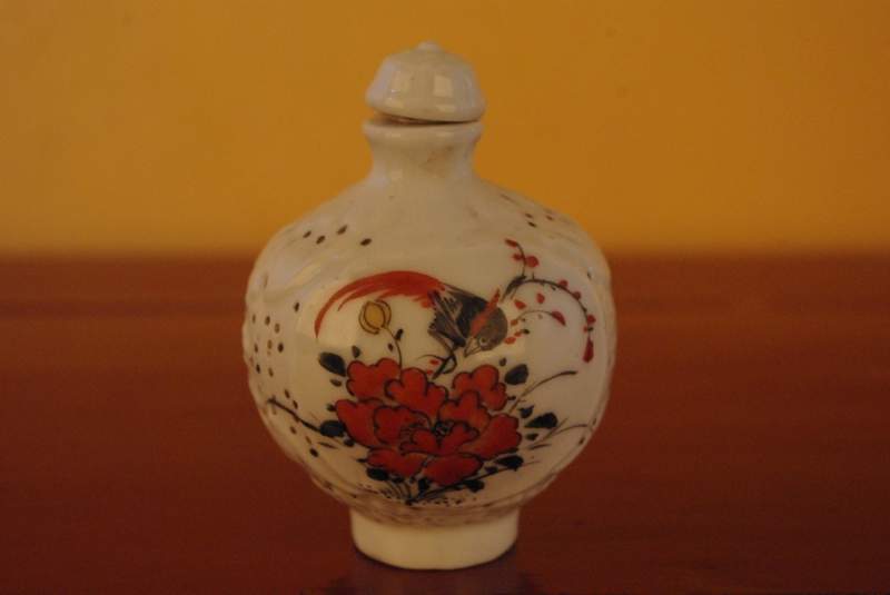 Chinese porcelain snuff bottle lot Insects of China 4