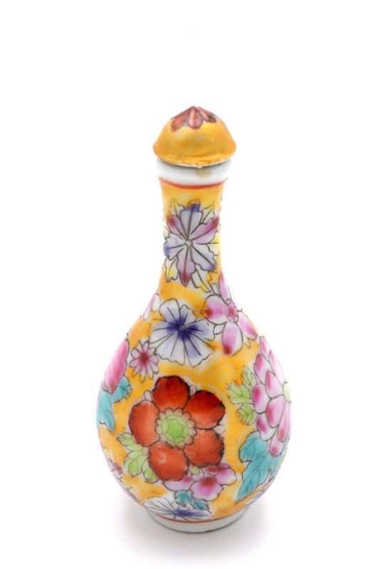 Chinese Porcelain Snuff Bottle Multicolored flowers 3 1