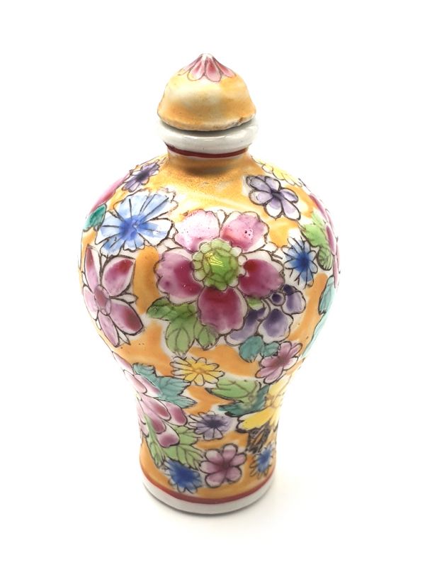 Chinese Porcelain Snuff Bottle Multicolored flowers 7 1