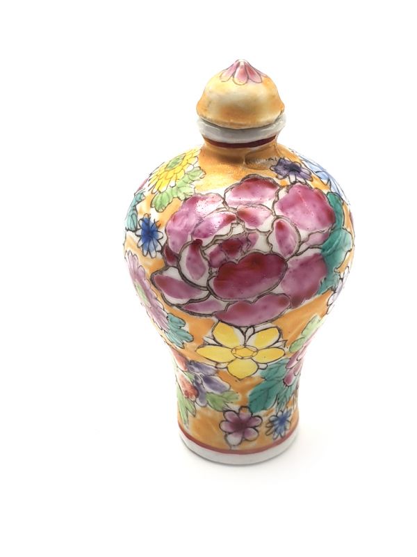 Chinese Porcelain Snuff Bottle Multicolored flowers 7 2