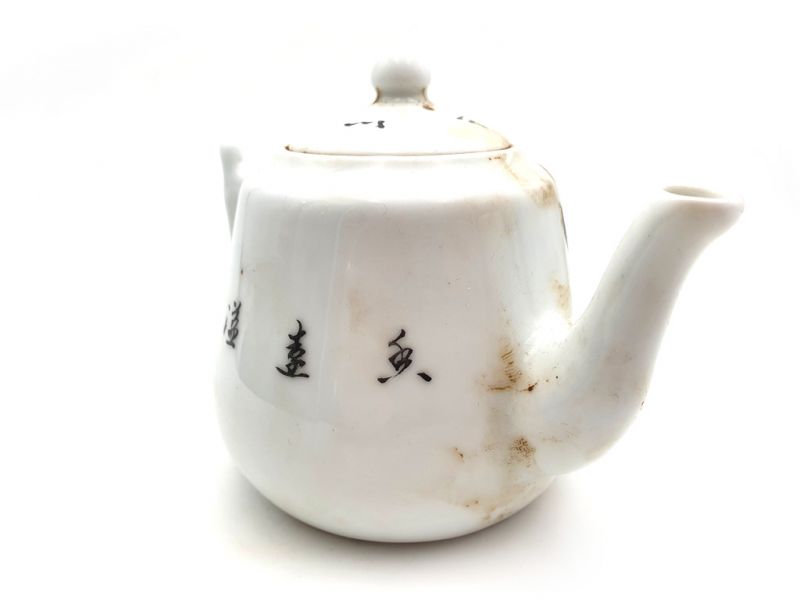 Chinese Porcelain Teapot - Bird on a lotus 2 3