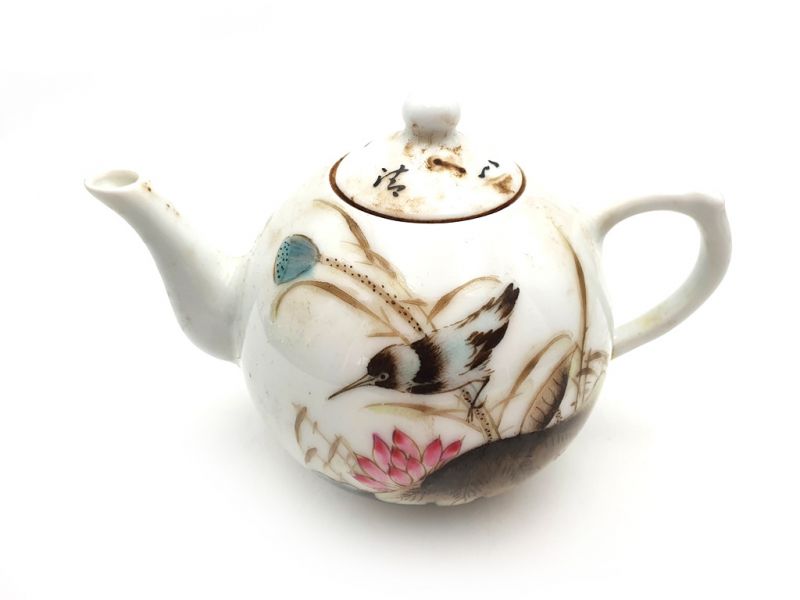 Chinese Porcelain Teapot Bird on a lotus 5