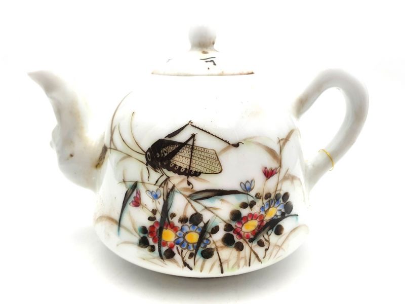 Chinese Porcelain Teapot Cricket on a branch 1