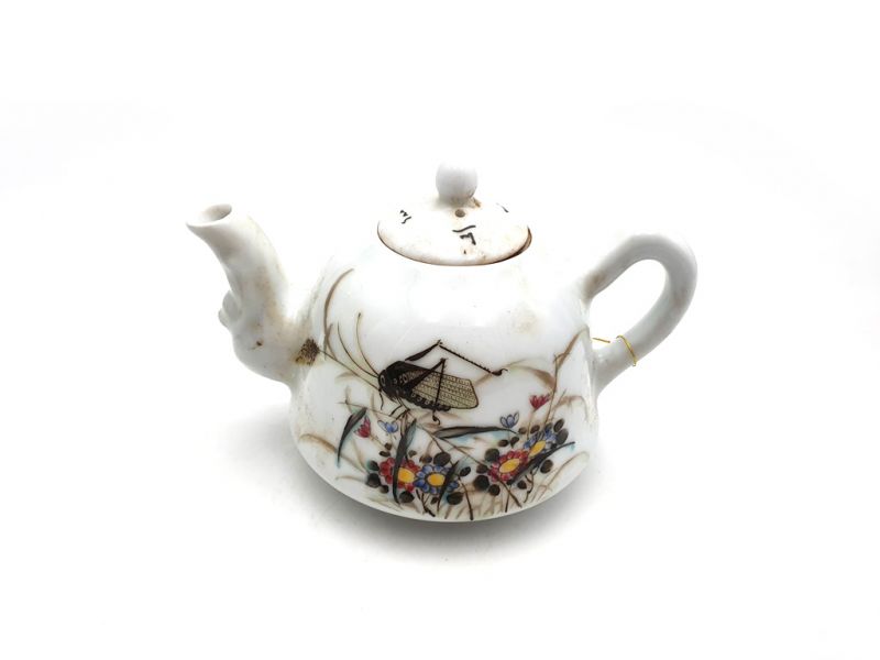 Chinese Porcelain Teapot Cricket on a branch 2