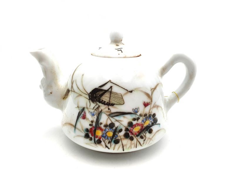 Chinese Porcelain Teapot Cricket on a branch 4