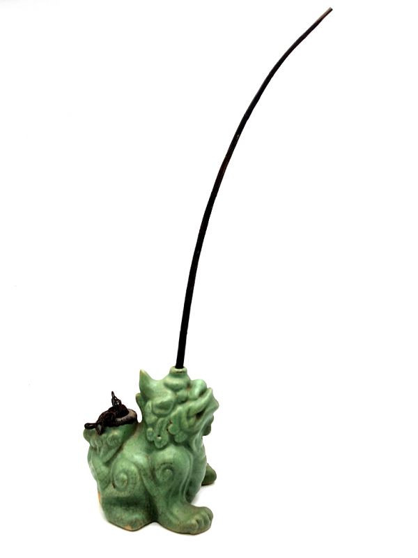 Old Chinese Celadon Water Pipe - Chinese guardian lion 1