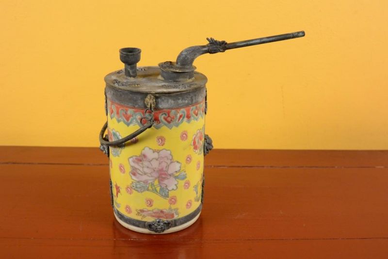 Chinese Porcelain Water Pipe - Yellow 1