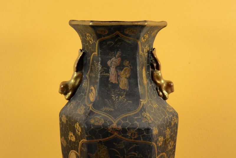 Chinese Potiche Black and Gold China Lacquer Chinese scene 3