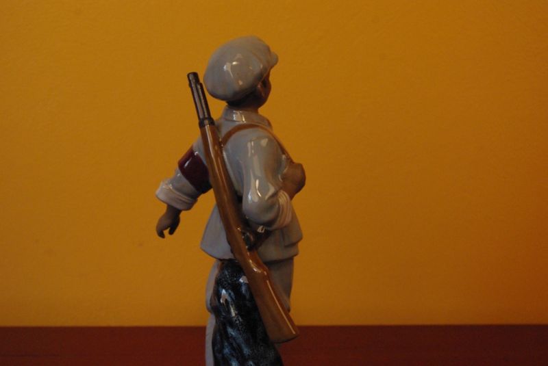 Chinese soldier bisque pottery statue 5